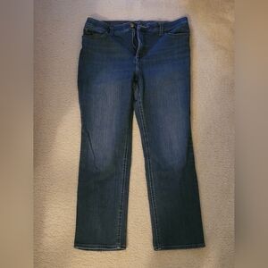 Lee Jeans Slim Straight Mid Rise 14  Short